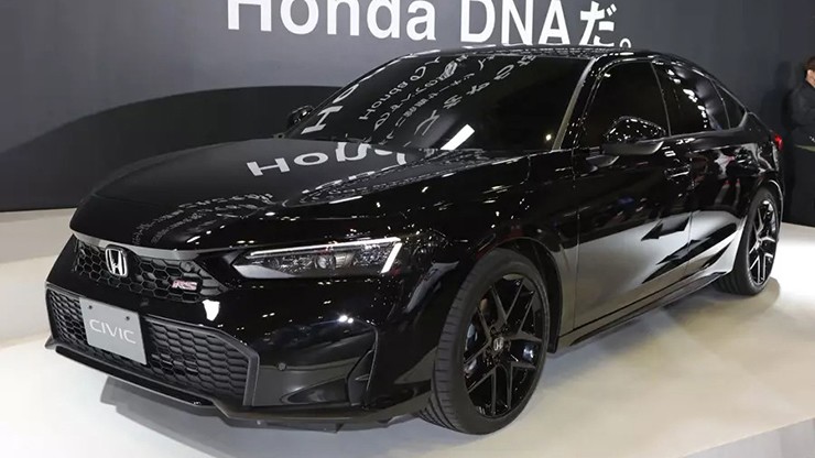 Honda Civic RS vừa được trang bị thêm bộ bodykit mới