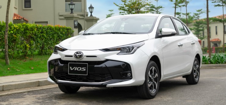 So sánh Honda City và Toyota Vios trong tầm giá 400–500 triệu đồng.