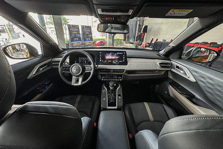 https://ndtcdn.click.vn/upload/2-2026/images/2026-06-14/1721928881-59-1720855681-414-chi-tiet-mau-xe-mitsubishi-xforce-phien-ban-ultimate-tai-viet-nam-co-gia-ban-tu-705-trieu-dong-m--4--1718705109-258-width-1781448799-603-width740height495.jpg