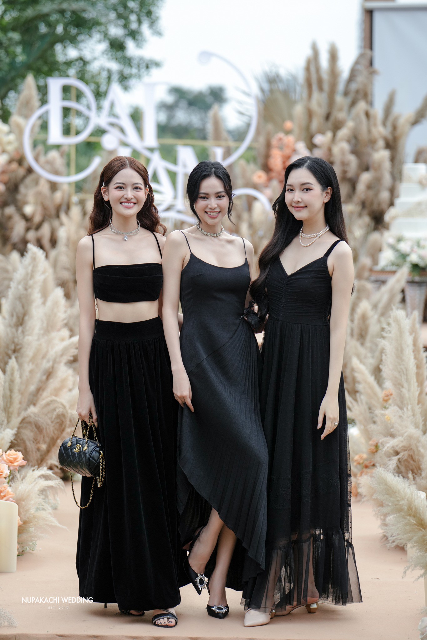 Dàn sao Việt kéo nhau xuống hồ bơi quẩy nhiệt tình sau tiệc cưới Phương Lan - ảnh 9