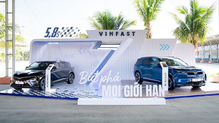 VinFast thu mua xe xăng cũ cho khách hàng đổi xe điện